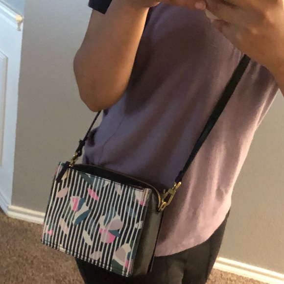 Fossil Floral Crossbody - Picture 8 of 8